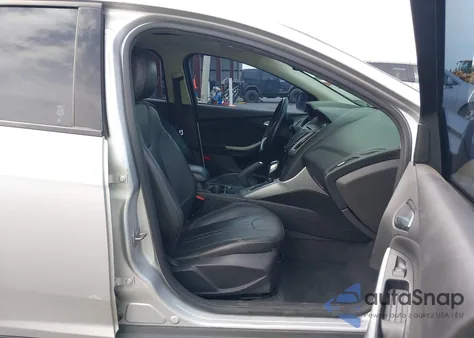 2014 Ford Focus Se z USA, uszkodzony, nr VIN 1FADP3K22EL213587